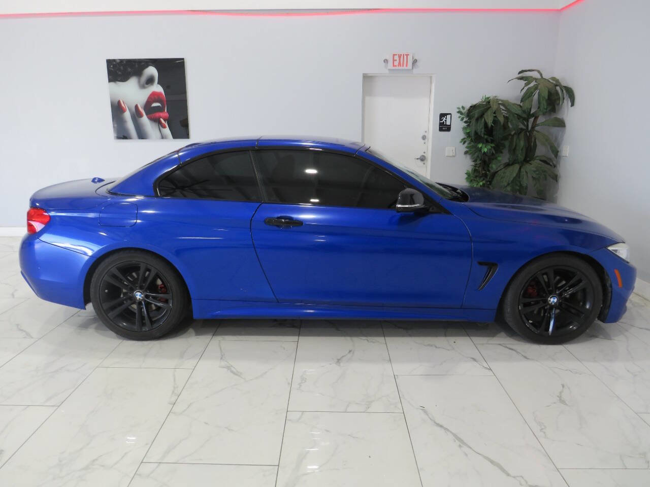 Used 2016 BMW 428i Convertible w/ M Sport Package RWD image 2