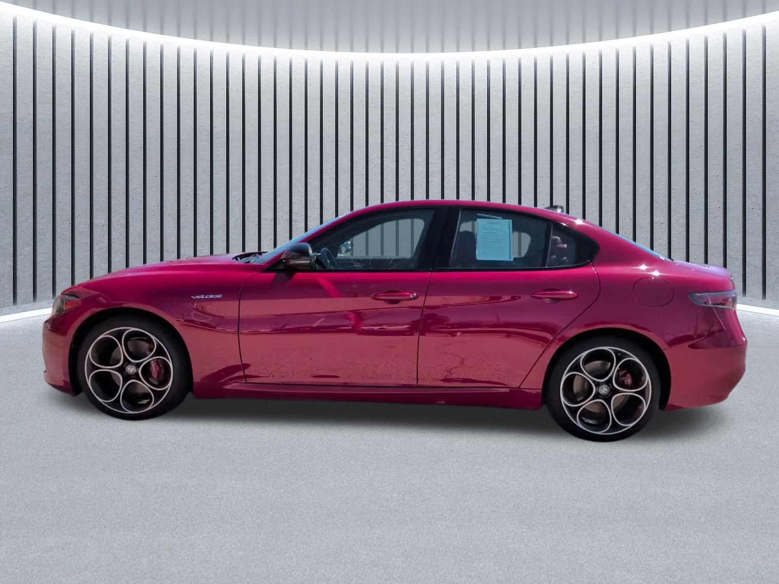 Used 2024 Alfa Romeo Giulia Veloce image 17