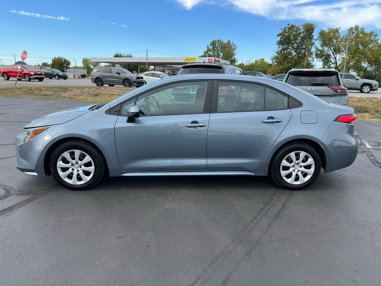 Used 2022 Toyota Corolla LE image 5