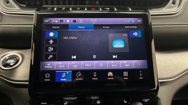 Used 2024 Jeep Grand Cherokee L Limited w/ Black Appearance Package image 18