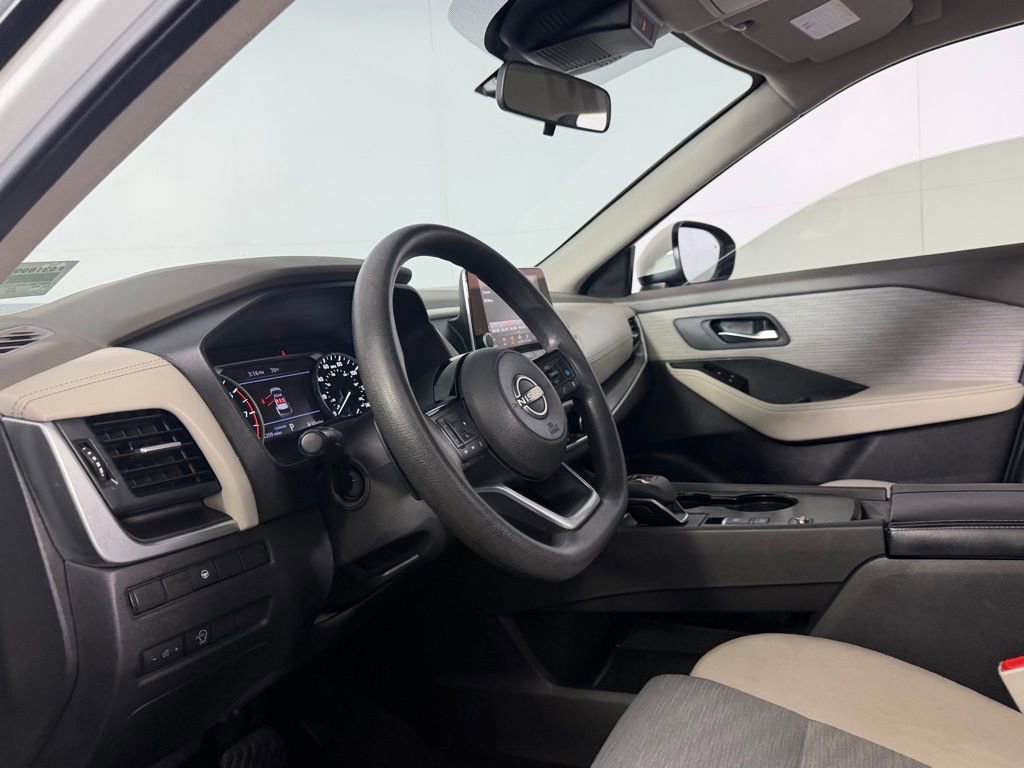 Used 2023 Nissan Rogue SV FWD image 20