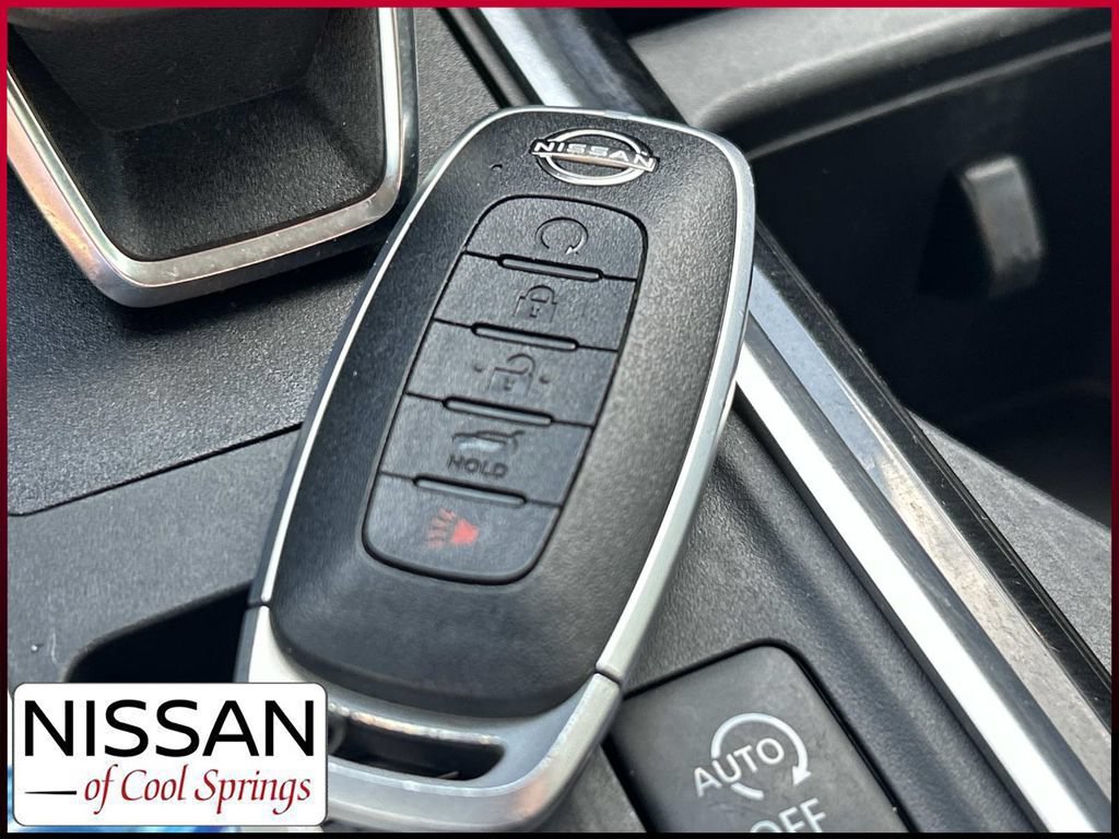 Used 2023 Nissan Pathfinder SL AWD/4WD image 35