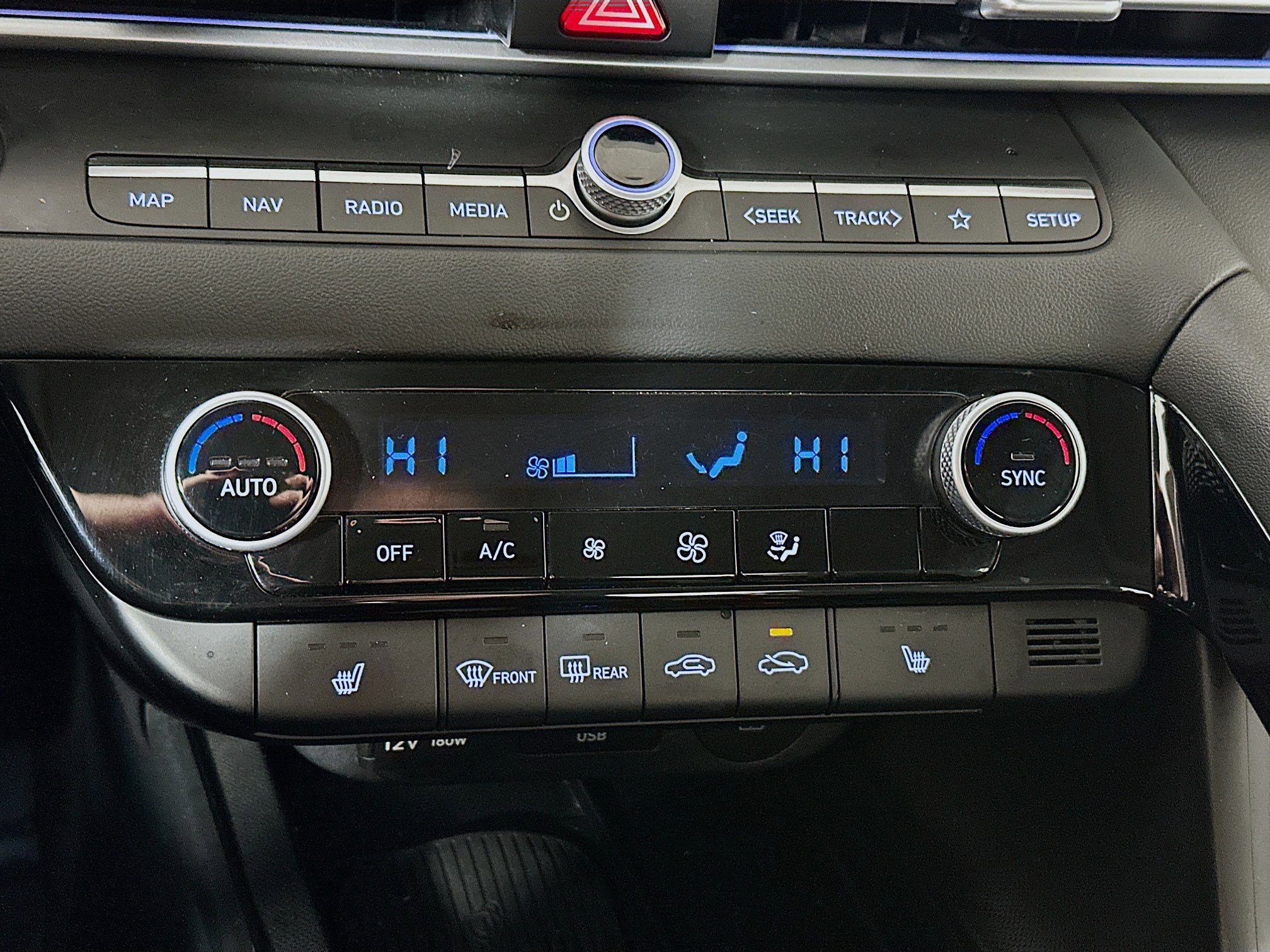 Certified 2024 Hyundai Elantra Limited image 16