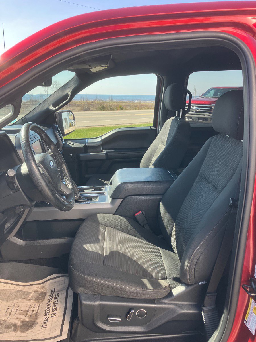 Used 2015 Ford F150 XLT w/ Equipment Group 302A Luxury AWD/4WD image 14