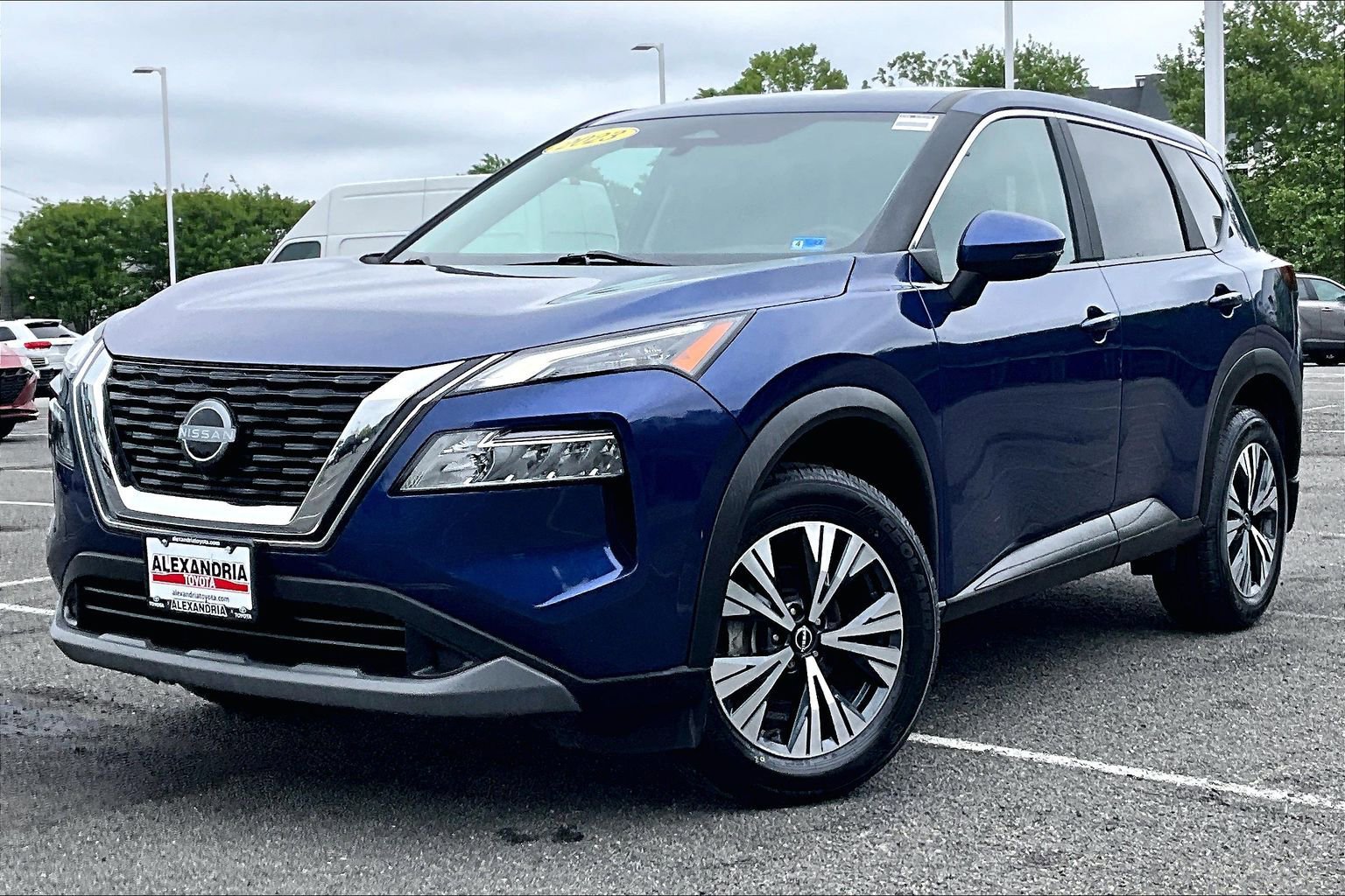 Used 2023 Nissan Rogue SV AWD/4WD image 1