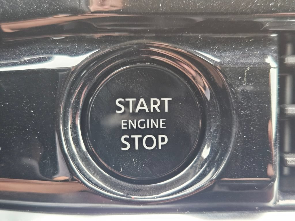 Used 2025 Nissan Pathfinder SL AWD/4WD image 25