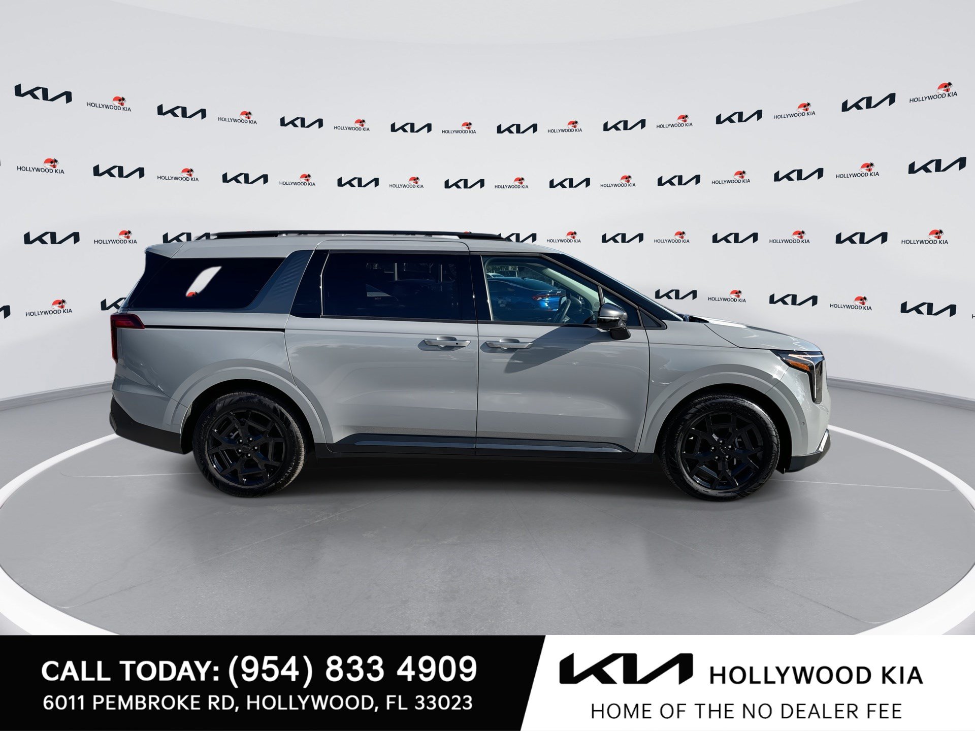 Used 2026 Kia Carnival SX FWD image 9