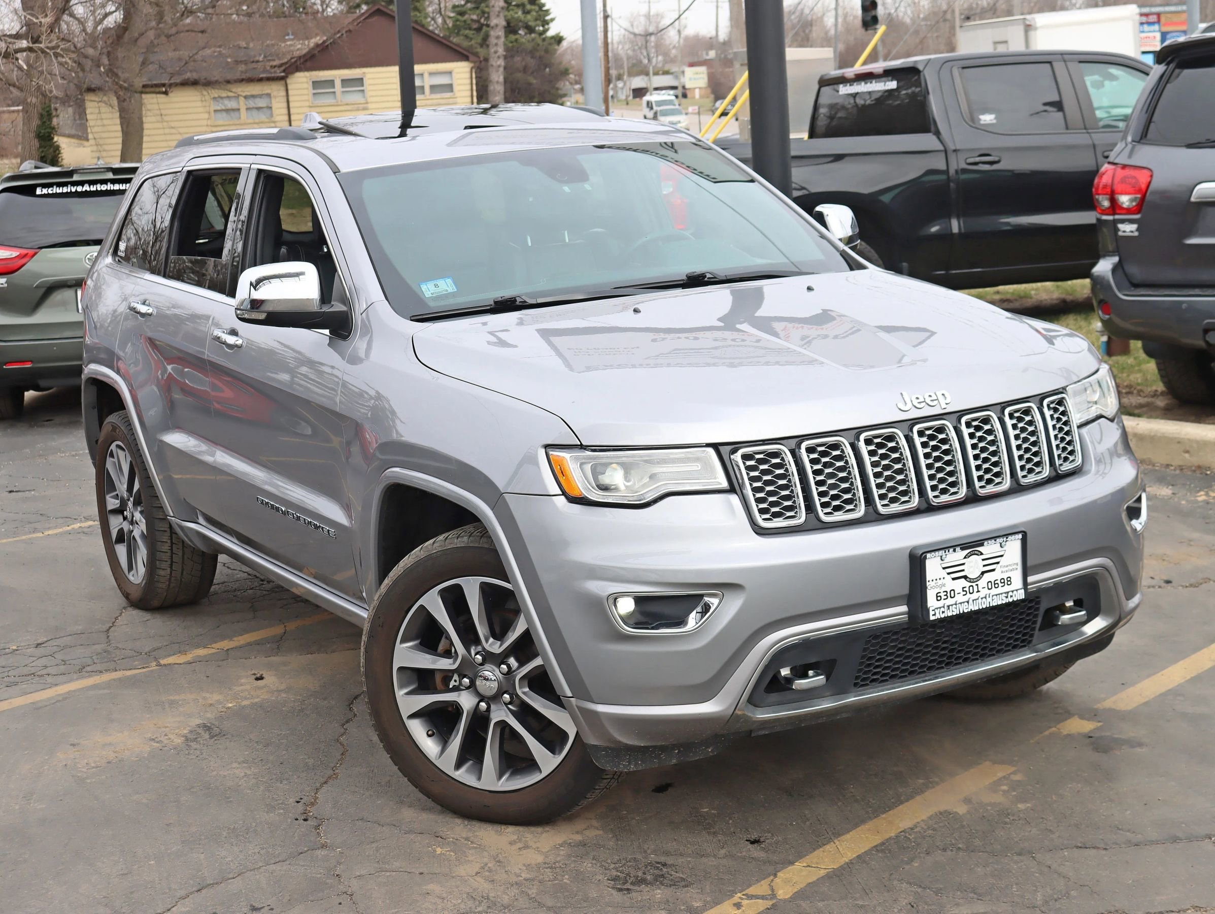 Used 2017 Jeep Grand Cherokee Overland AWD/4WD image 7