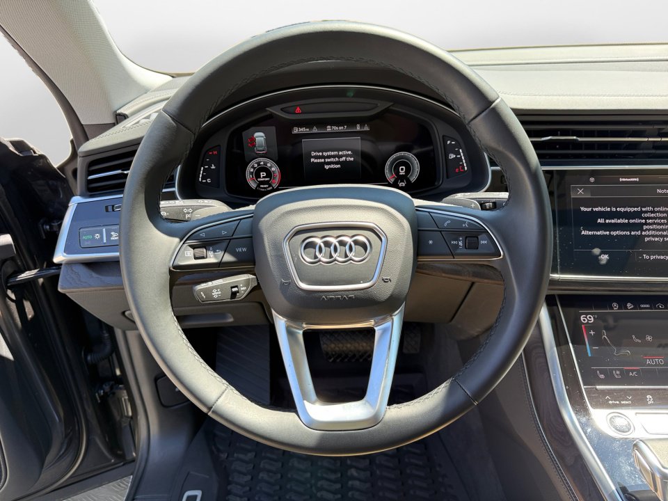 Used 2022 Audi Q8 Prestige image 10