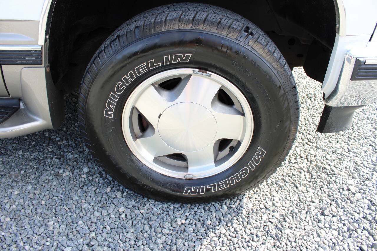 Used 1999 GMC Suburban 4WD w/ Marketing Opt Pkg 3 image 38