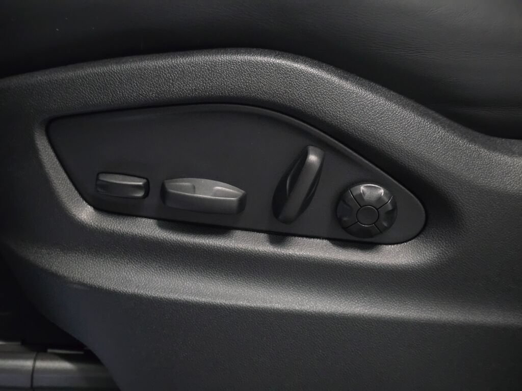 New 2026 Porsche Cayenne Turbo AWD/4WD image 40