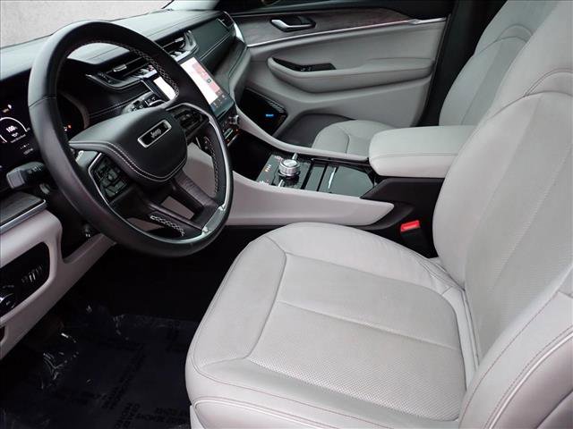 Used 2022 Jeep Grand Cherokee Overland image 11