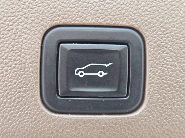 Used 2023 GMC Yukon XL Denali w/ LPO, Floor Liner Package AWD/4WD image 25