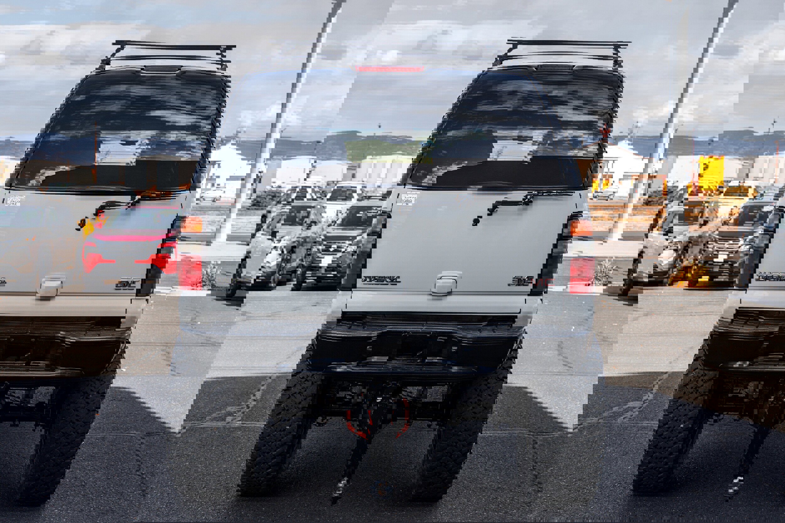 Used 2005 GMC Yukon XL 2500 SLT w/ SLT Preferred Equipment Group image 5