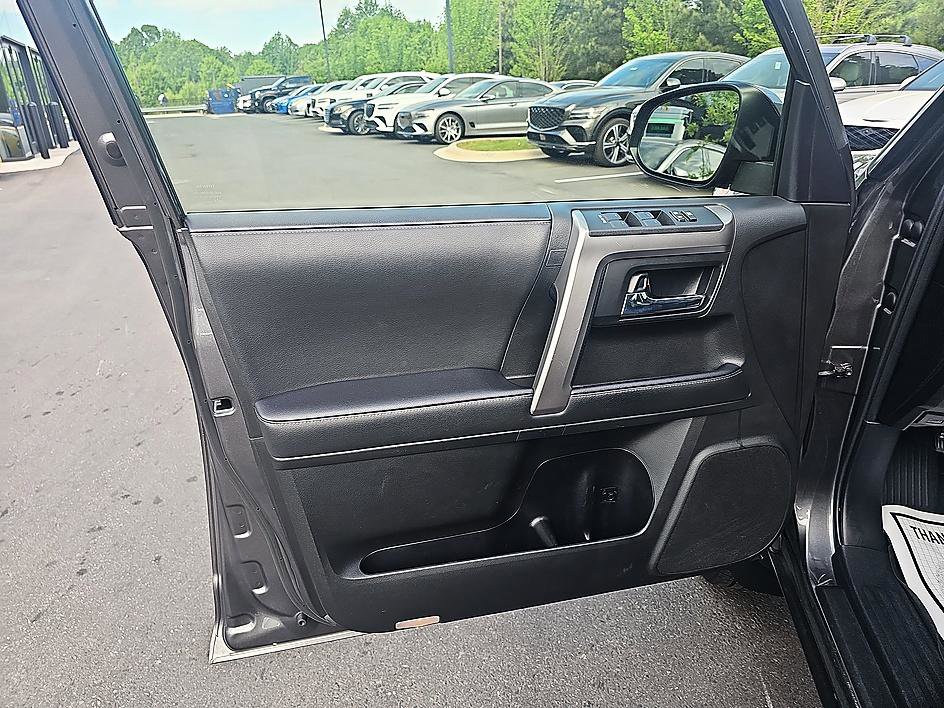Used 2021 Toyota 4Runner SR5 Premium w/ Moonroof Package AWD/4WD image 10