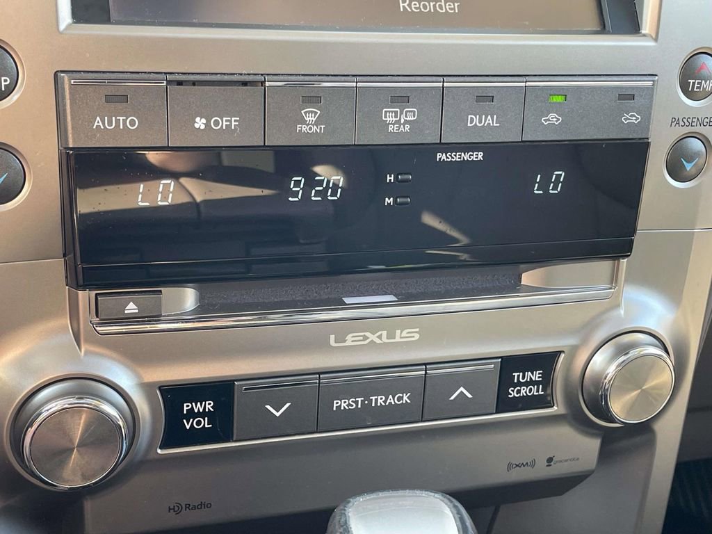 Used 2021 Lexus GX 460 w/ Accessory Package AWD/4WD image 23