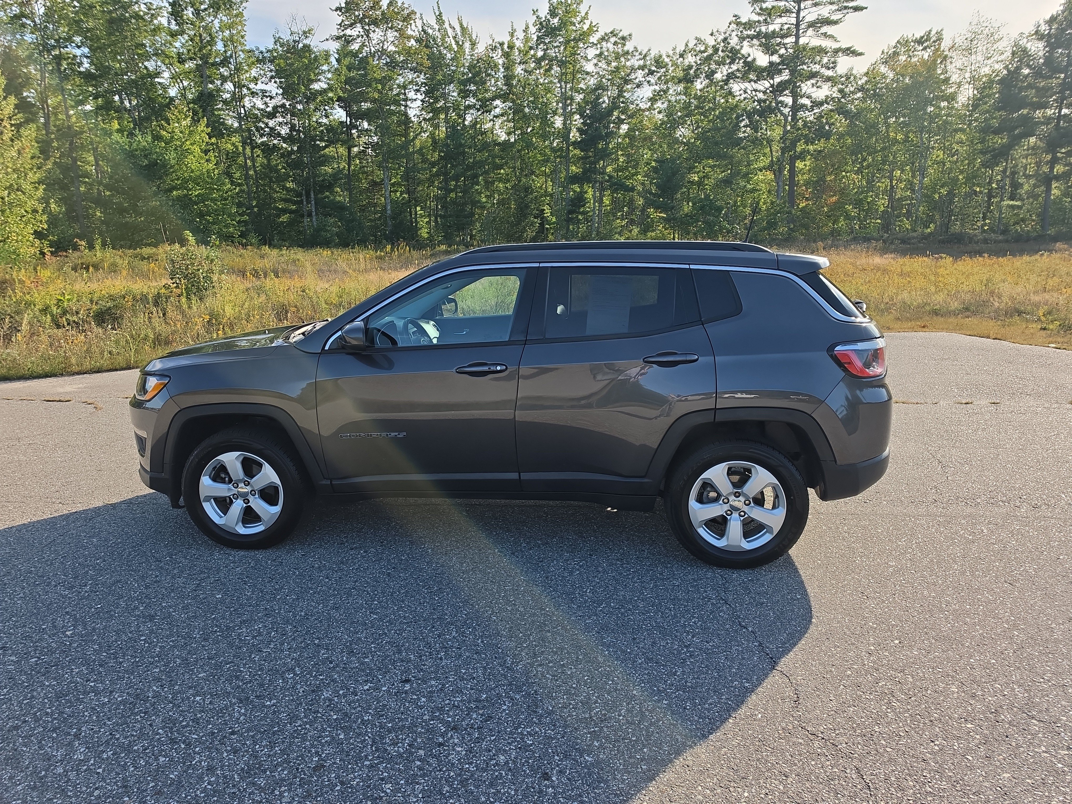 Used 2018 Jeep Compass Latitude w/ Popular Equipment Group AWD/4WD image 8