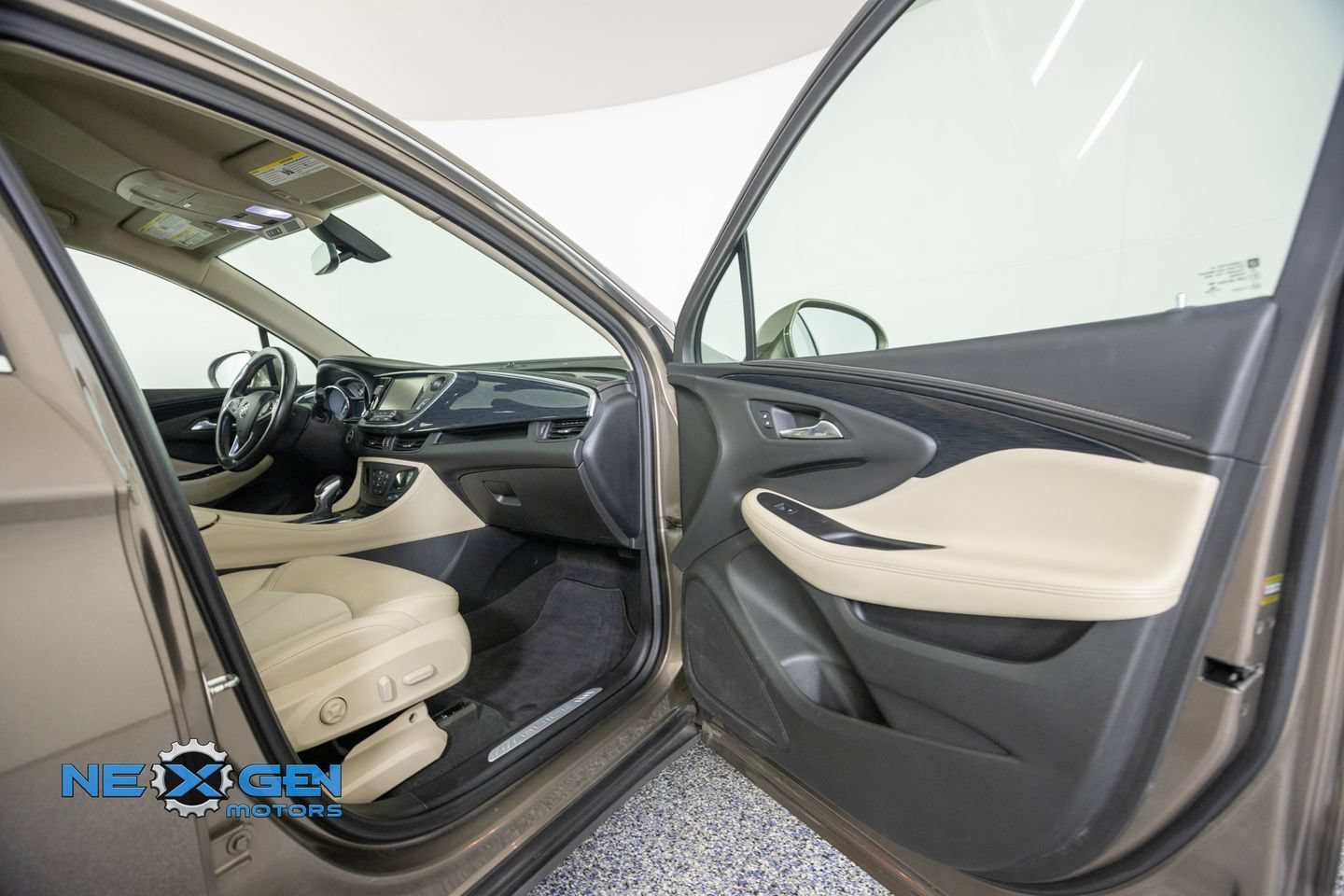 Used 2018 Buick Envision Preferred FWD image 37