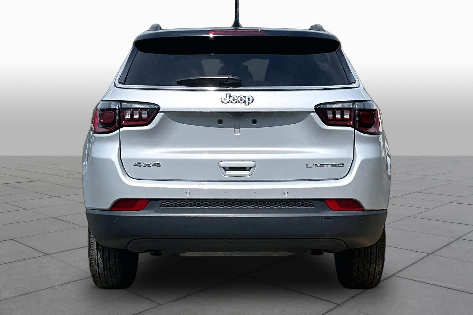Used 2026 Jeep Compass Limited AWD/4WD image 5