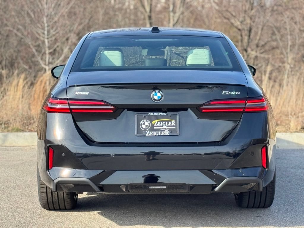 Used 2026 BMW 530i xDrive w/ M Sport Package AWD/4WD image 5