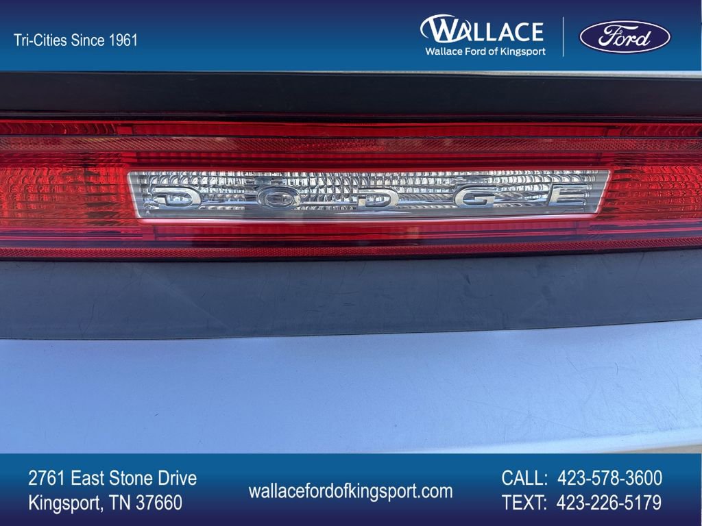 Used 2010 Dodge Challenger SE RWD image 6