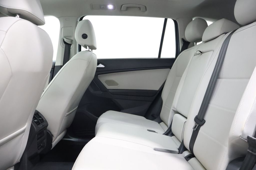 Used 2019 Volkswagen Tiguan SE w/ Panoramic Sunroof Package image 26