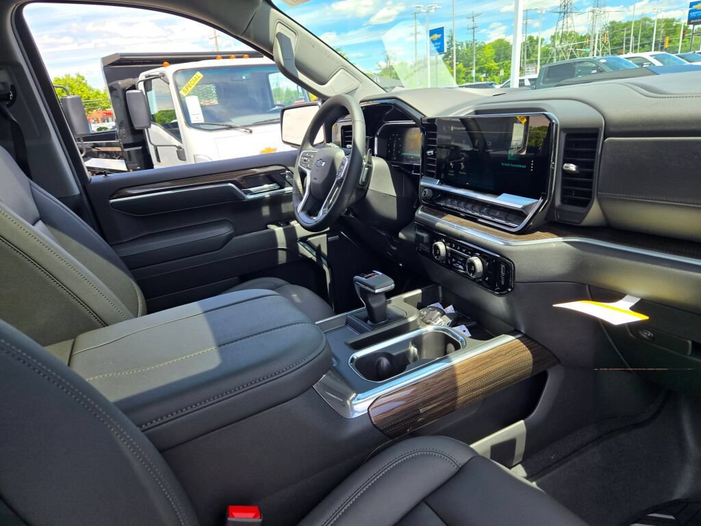 New 2026 Chevrolet Silverado 1500 LT Trail Boss w/ Safety Package AWD/4WD image 5