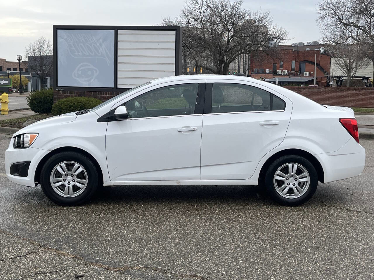 Used 2016 Chevrolet Sonic LT image 5