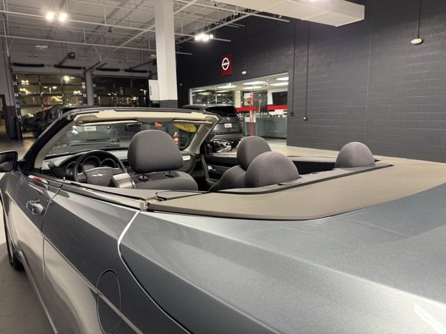Used 2009 Chrysler Sebring Touring FWD image 20
