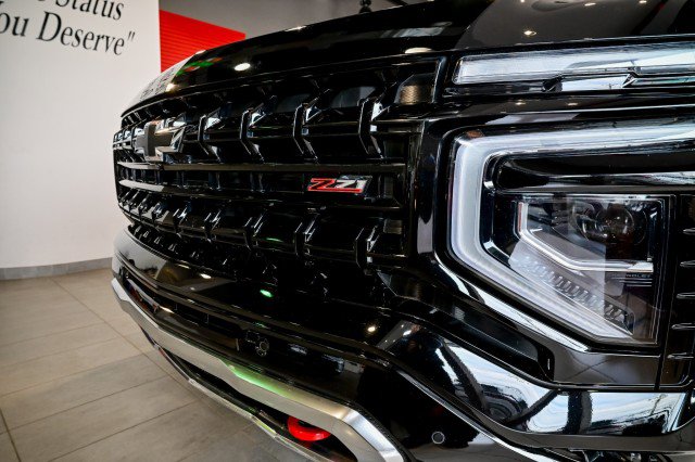 Used 2025 Chevrolet Suburban Z71 image 52