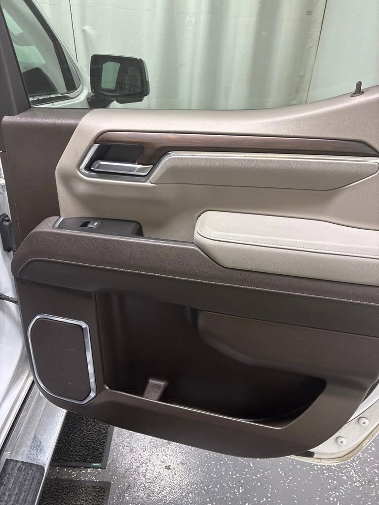 Used 2025 GMC Sierra 1500 SLT AWD/4WD image 23