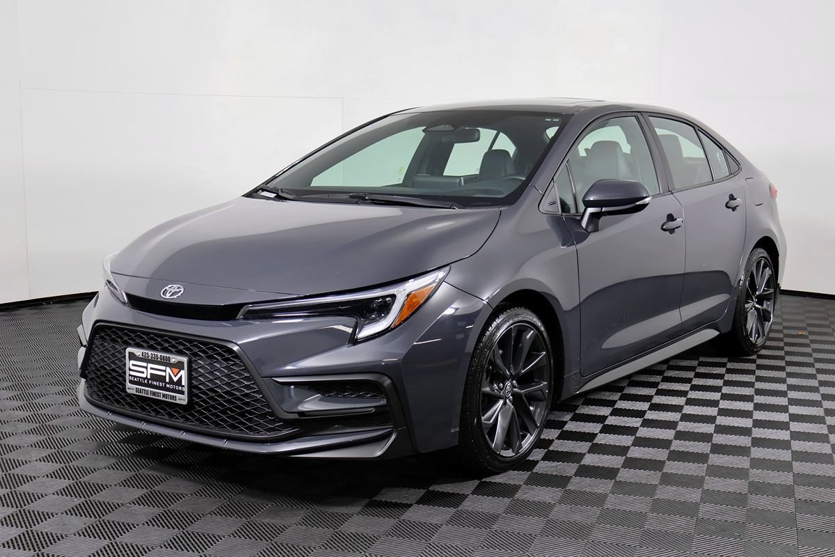 Used 2024 Toyota Corolla XSE FWD image 2
