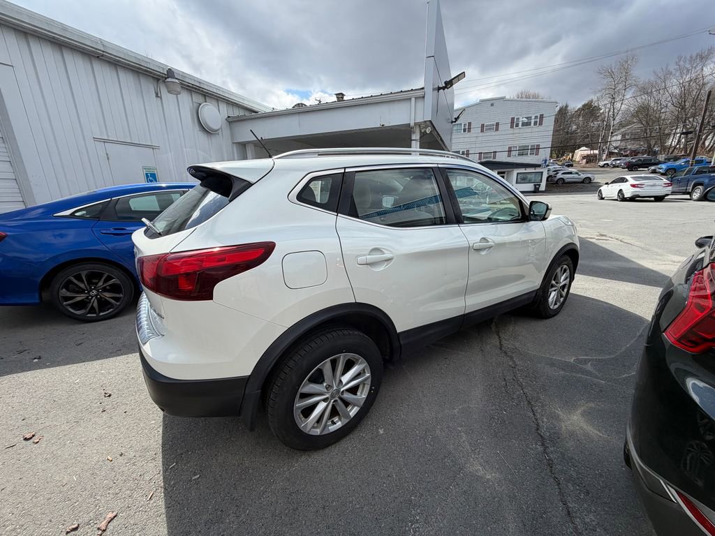 Used 2018 Nissan Rogue Sport SV w/ SV All-Weather Package image 6