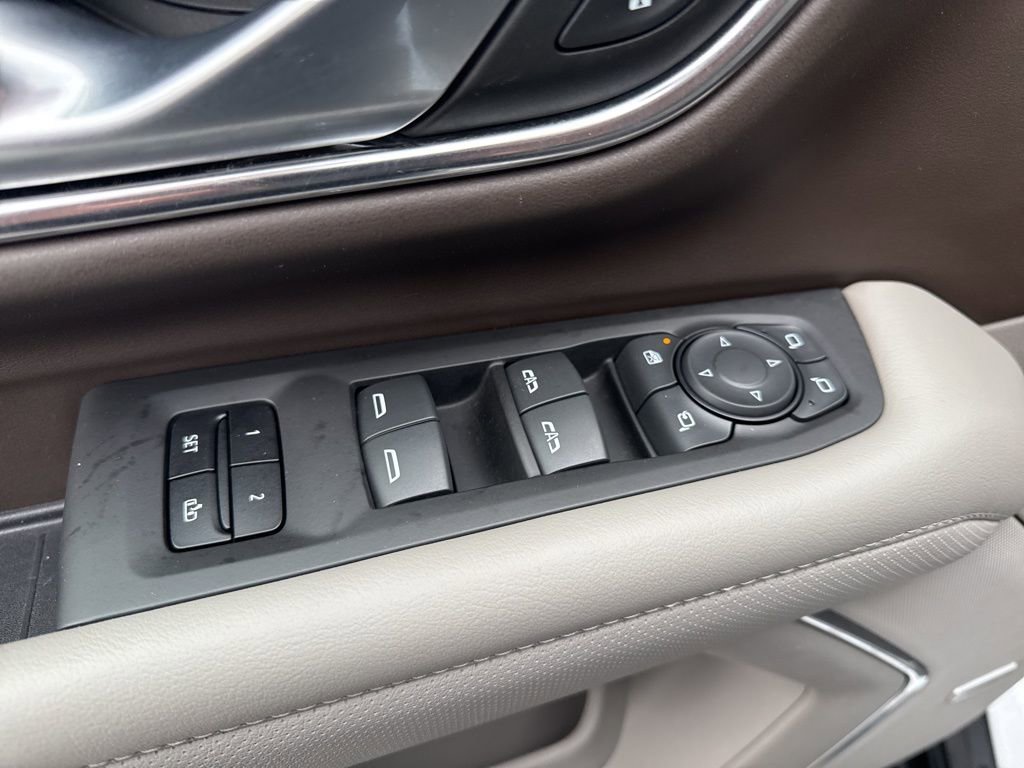 Used 2022 GMC Yukon XL SLT w/ SLT Luxury Package RWD image 29