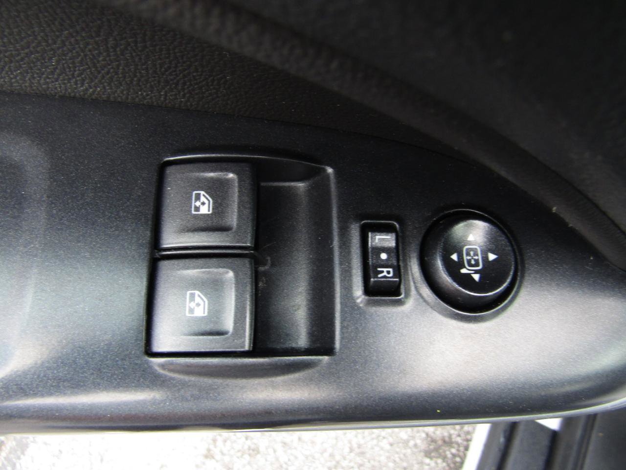 Used 2022 Chevrolet Colorado LT w/ Fleet Safety Package image 11