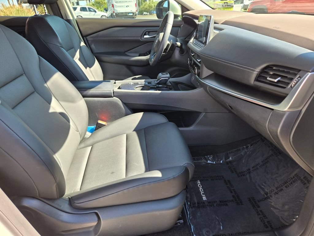Certified 2023 Nissan Rogue SV w/ SV Premium B Package FWD image 22