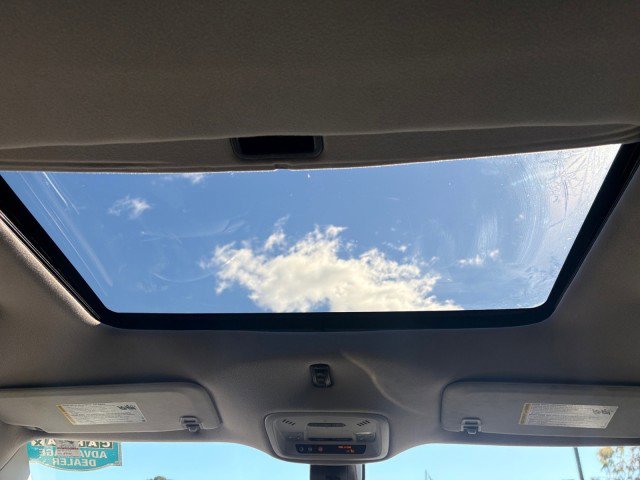 Used 2020 Chevrolet Traverse LT w/ Driver Confidence II Package image 4