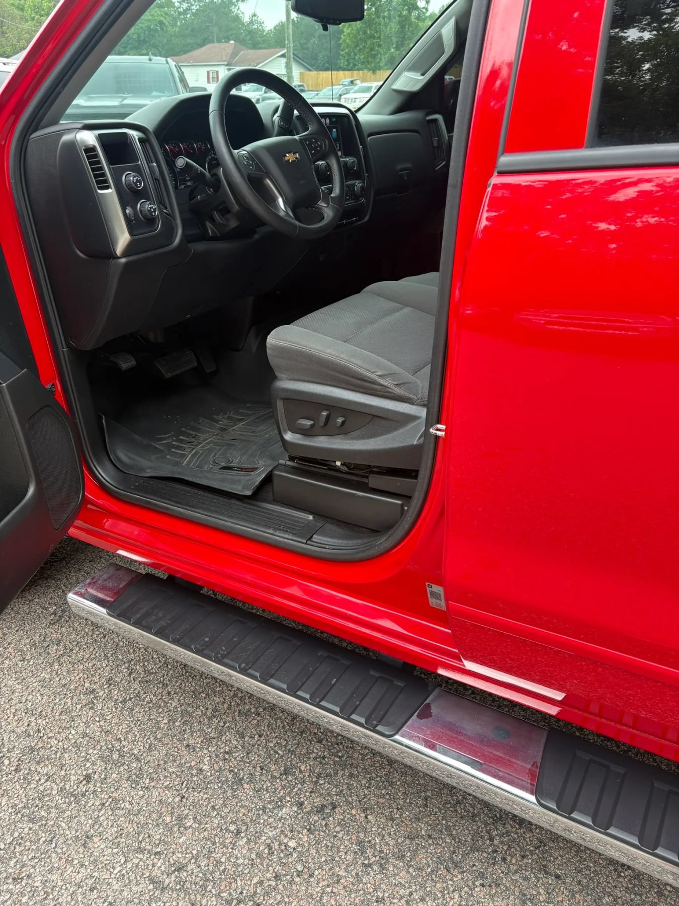 Used 2018 Chevrolet Silverado 1500 LT w/ All Star Edition AWD/4WD image 32
