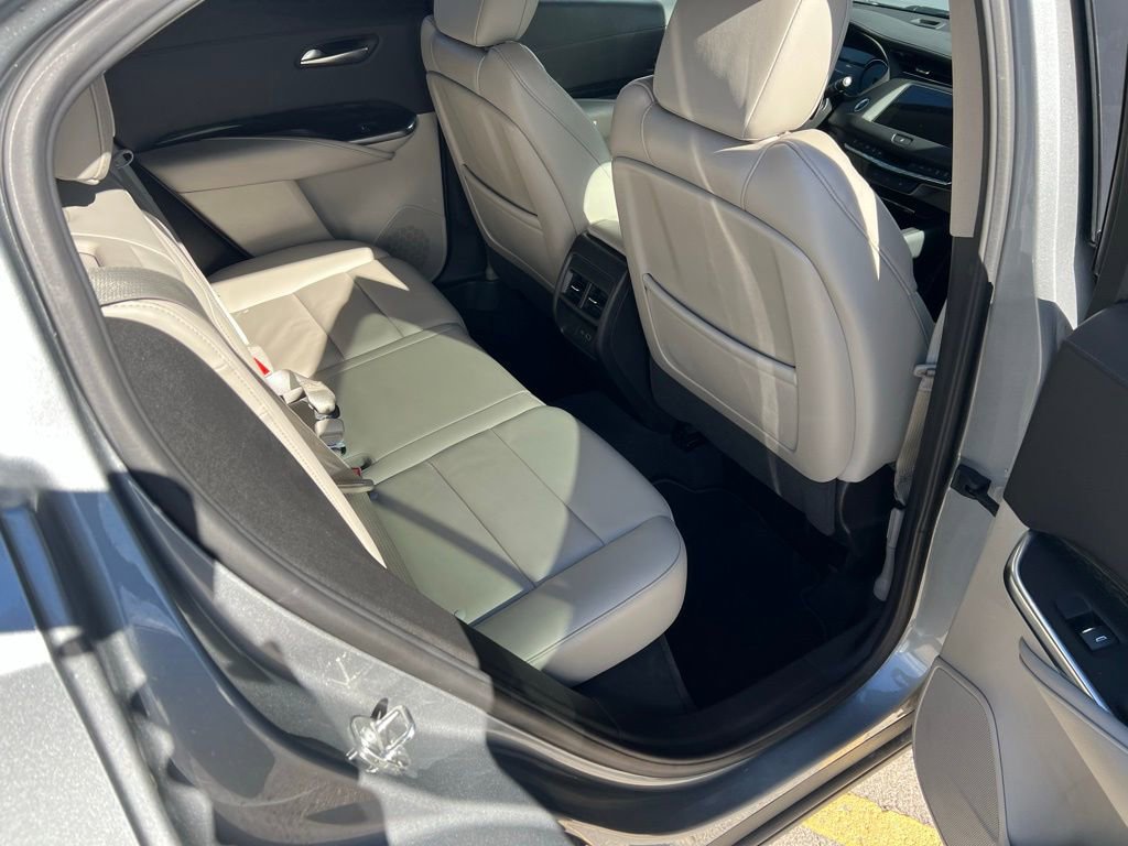 Used 2023 Cadillac XT4 Premium Luxury image 21