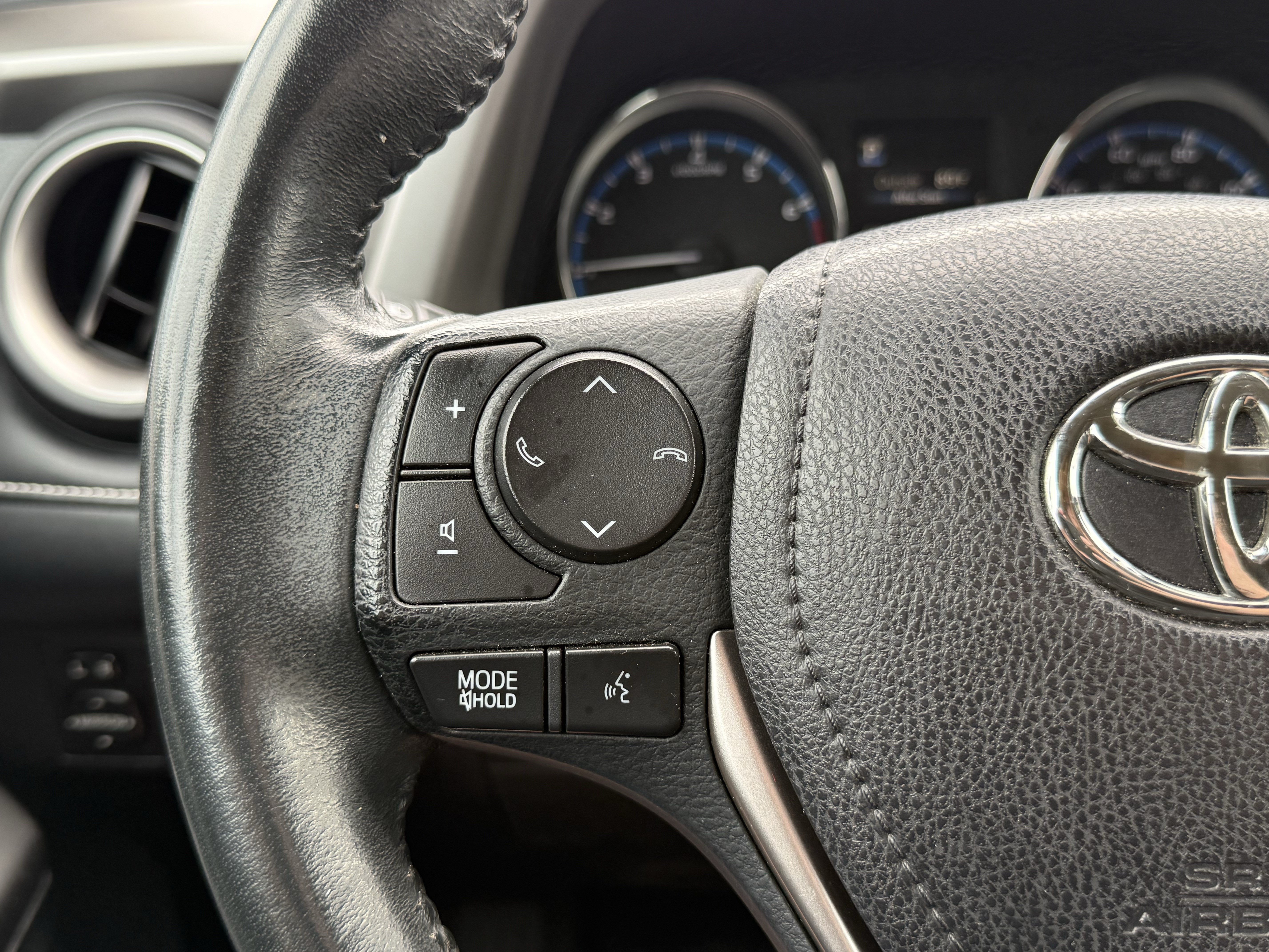 Used 2016 Toyota RAV4 XLE FWD image 16