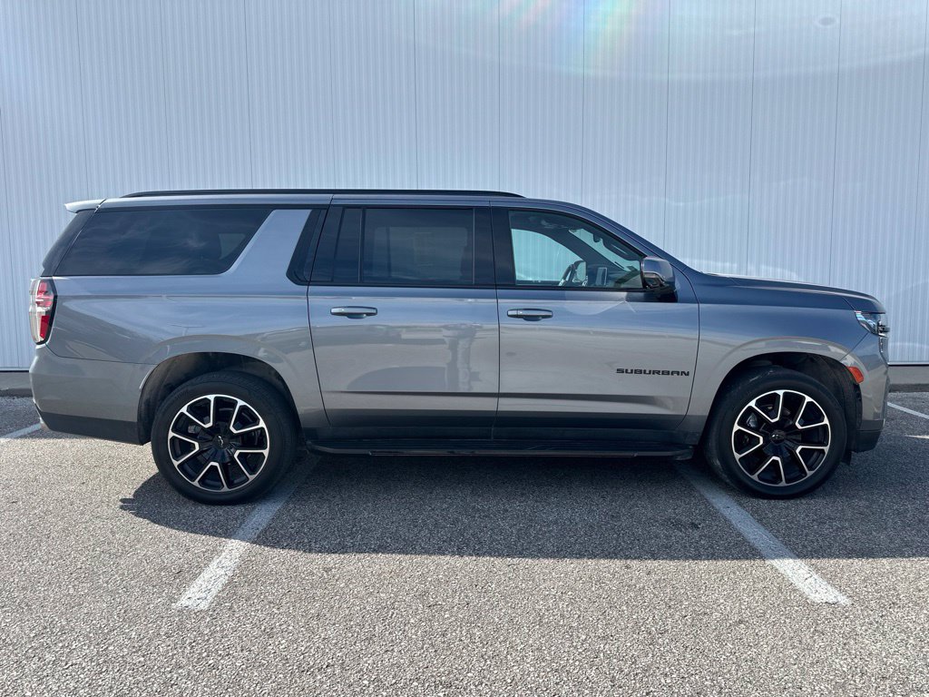 Used 2022 Chevrolet Suburban RST w/ Sport Performance Package AWD/4WD image 9