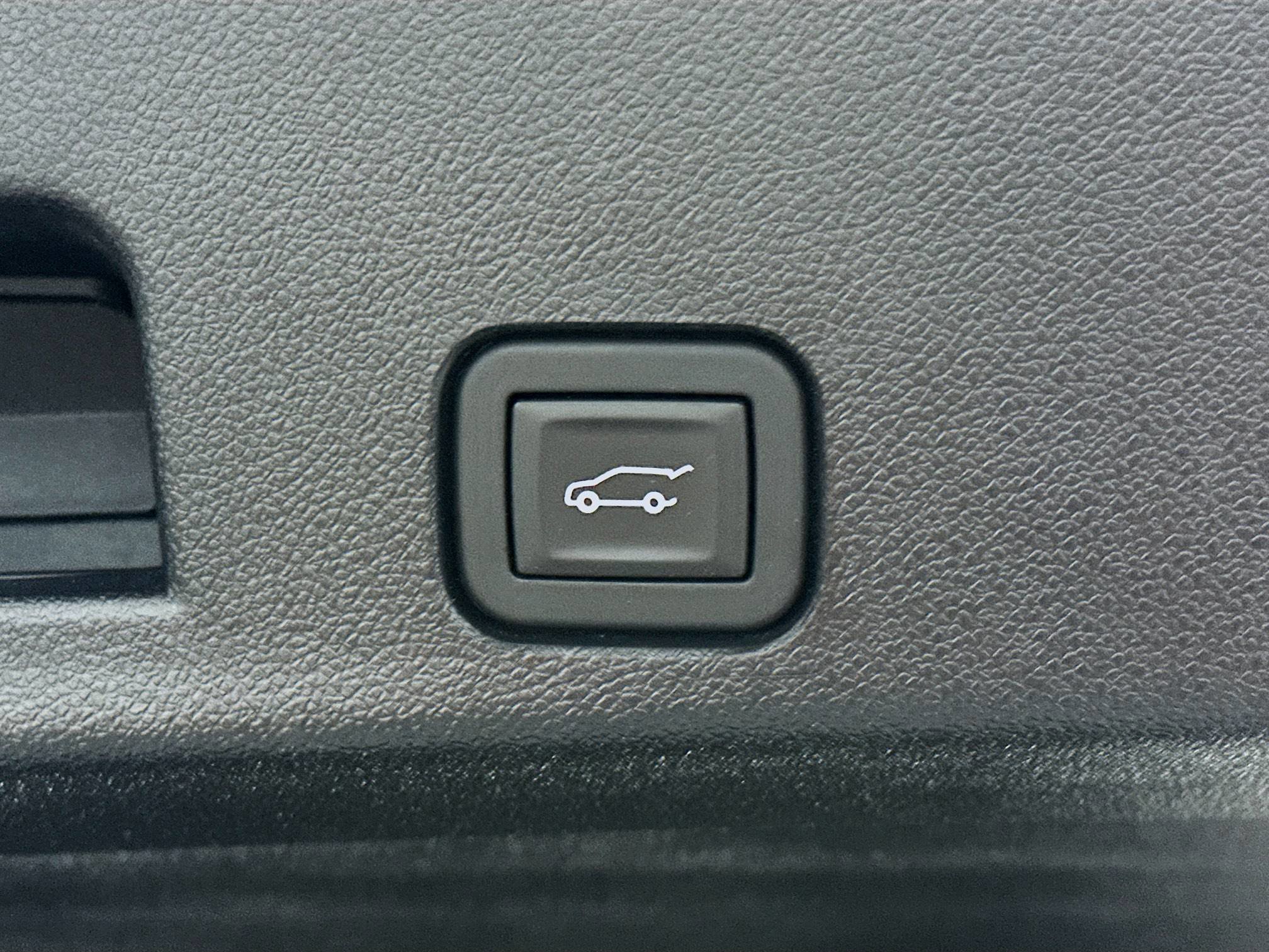 Used 2025 Chevrolet Traverse LT image 31