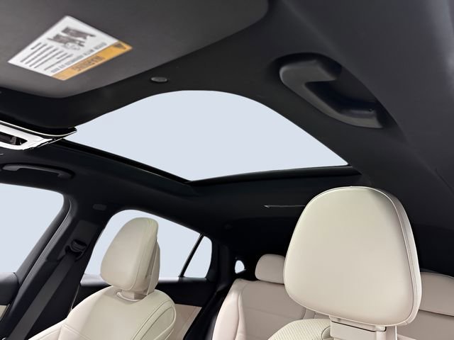 Used 2026 Mercedes-Benz GLC 300 4MATIC image 34