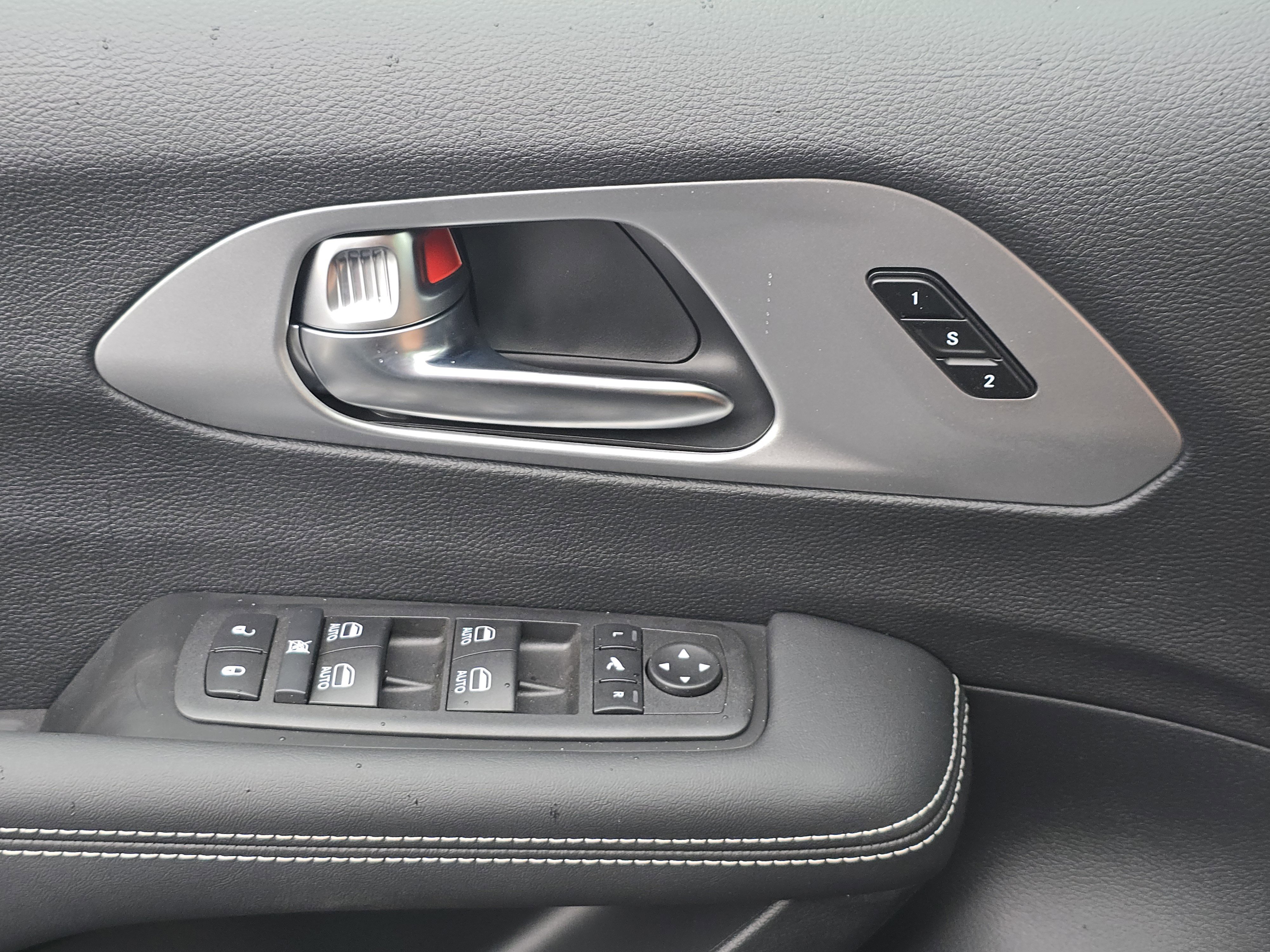 New 2026 Chrysler Pacifica Limited w/ S Appearance Package image 28