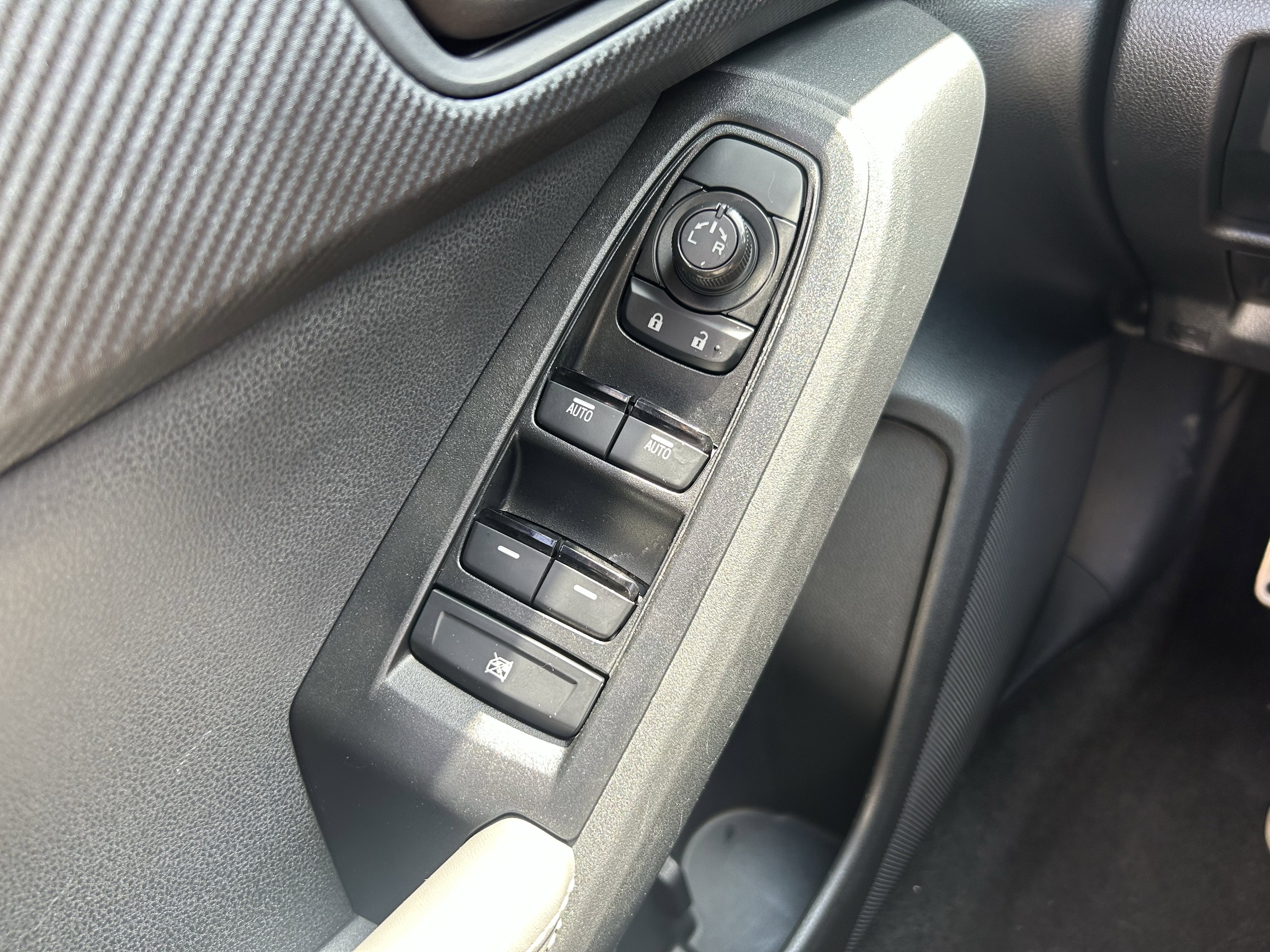 Used 2025 Subaru Crosstrek 2.5i Sport AWD/4WD image 19