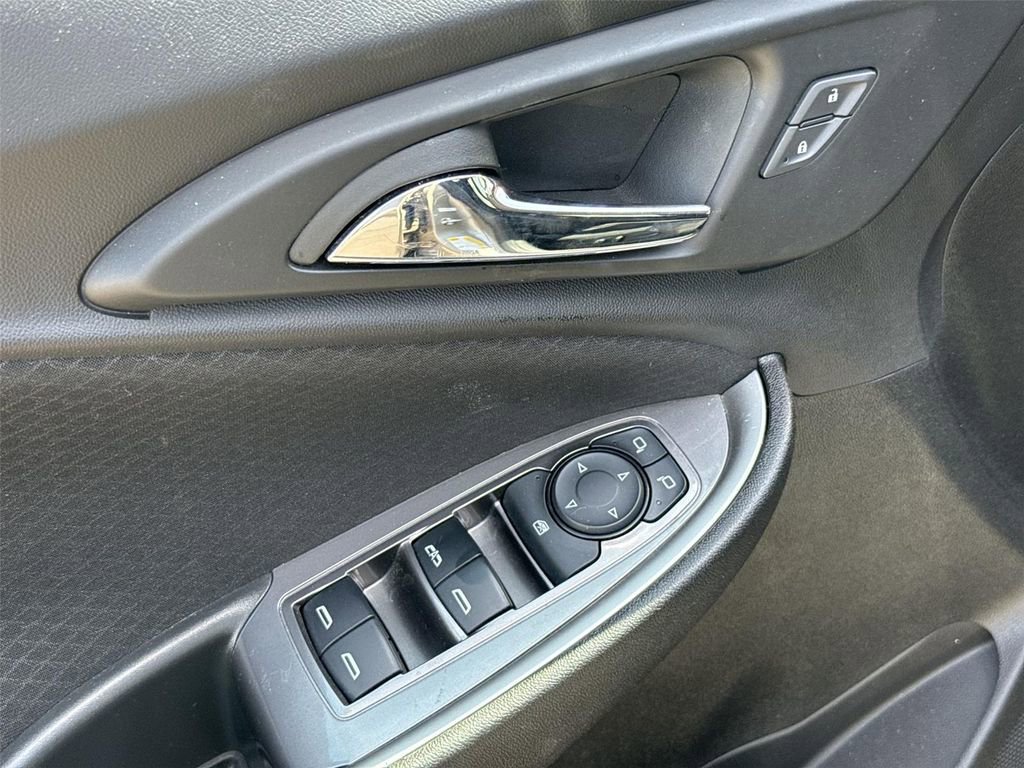 Used 2025 Chevrolet Malibu LT FWD image 21