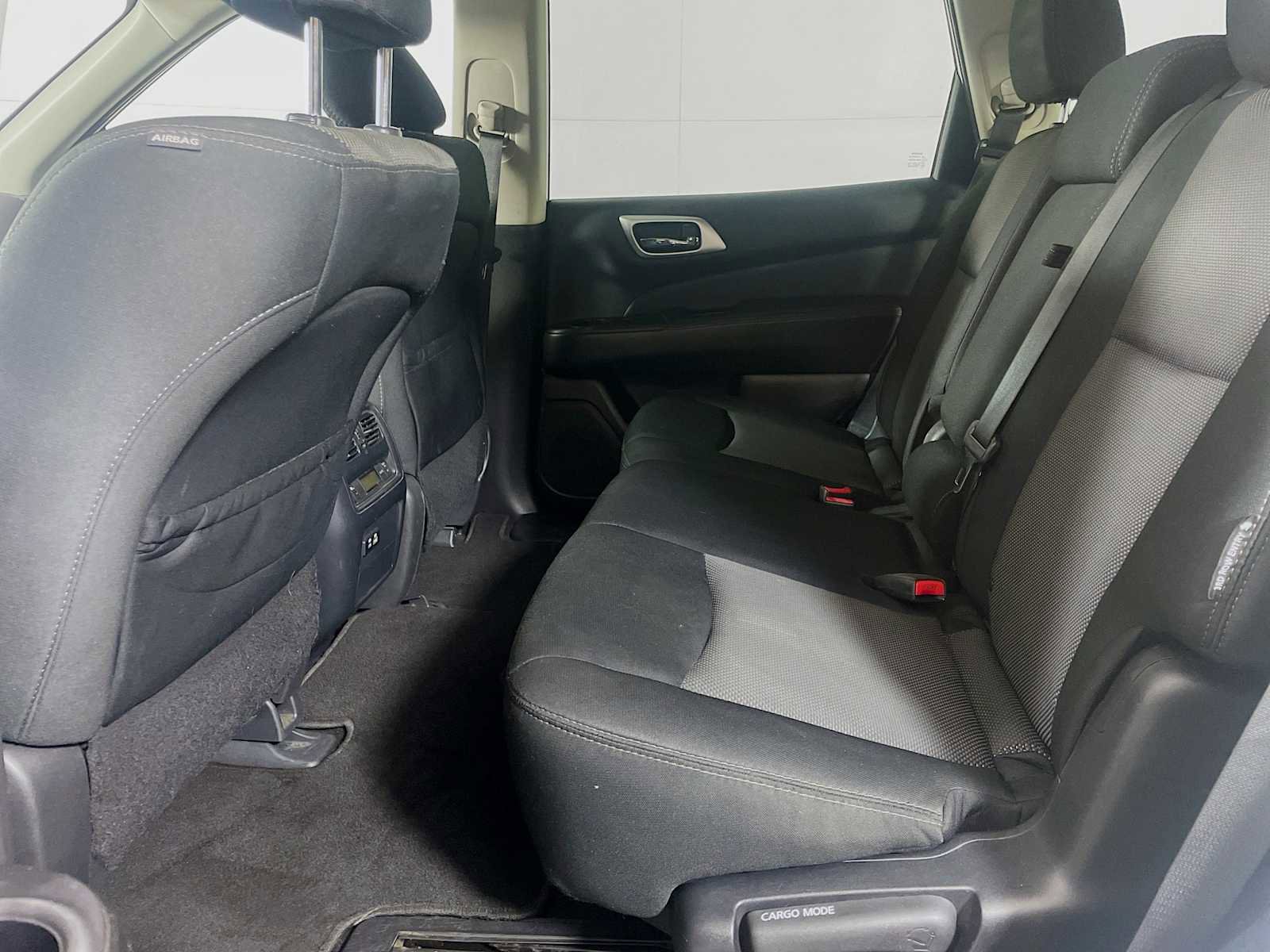 Used 2020 Nissan Pathfinder S image 21