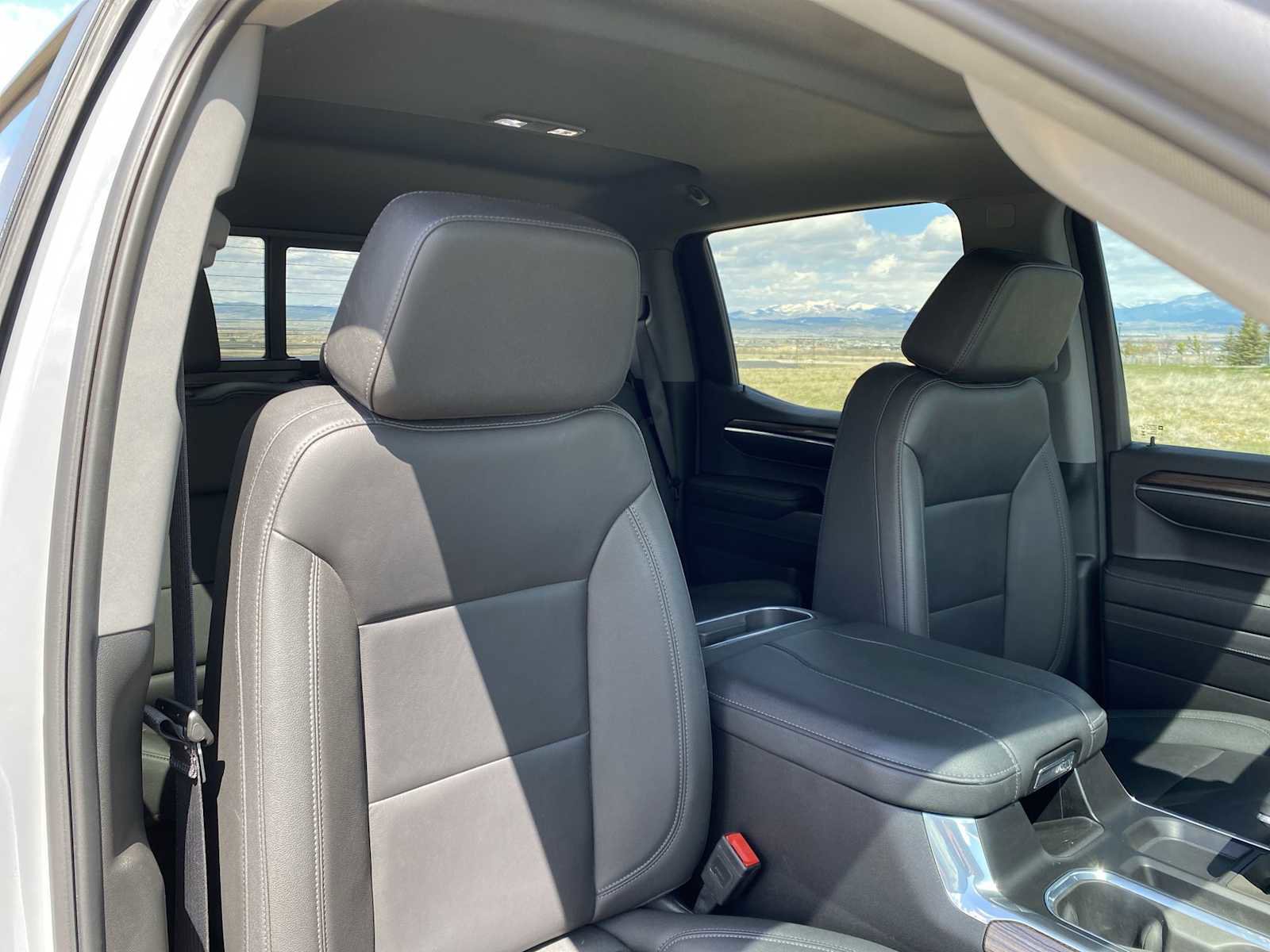 Used 2024 Chevrolet Silverado 1500 LT Trail Boss w/ Convenience Package II AWD/4WD image 18