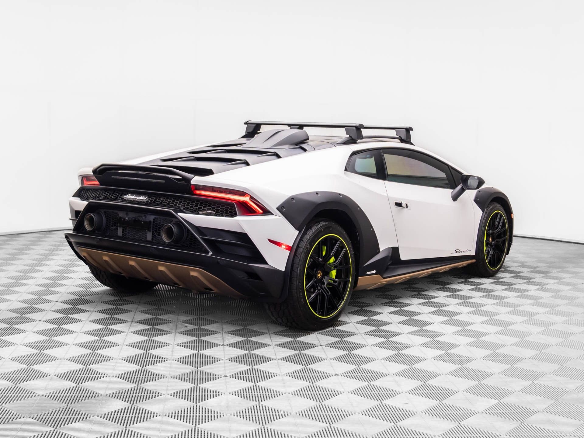 Used 2024 Lamborghini Huracan Sterrato image 5