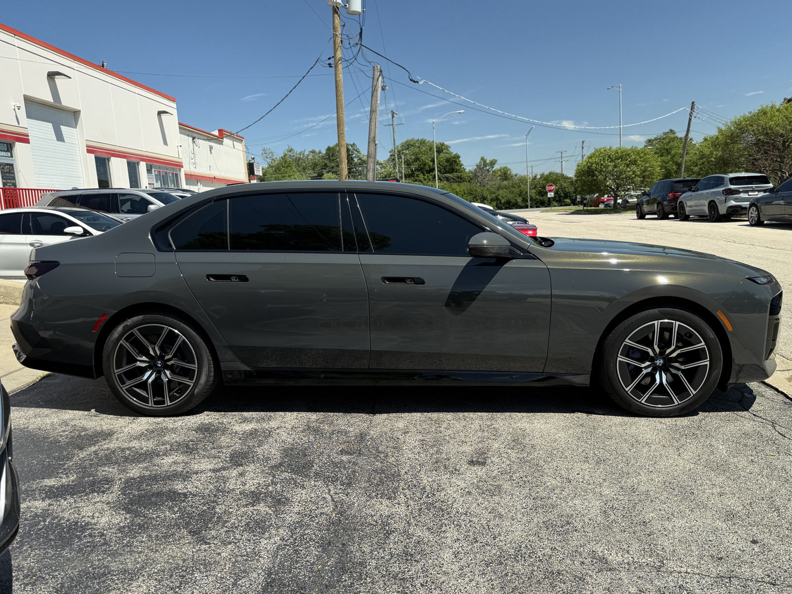 Used 2023 BMW 760i xDrive w/ Executive Package AWD/4WD image 10